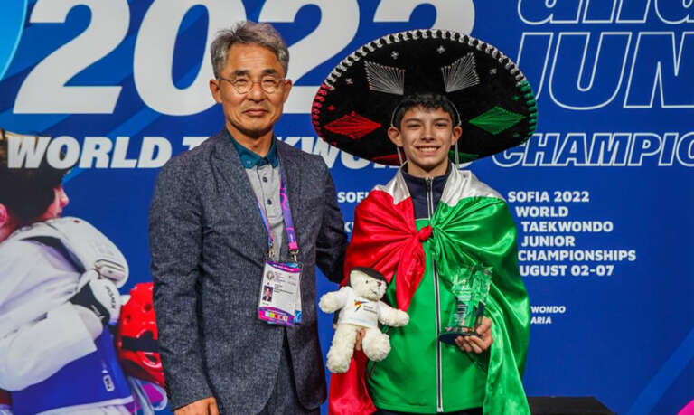 Bicampeones Mundiales: Legado Histórico de Tres Guerreros Mexicanos en las Artes Marciales.