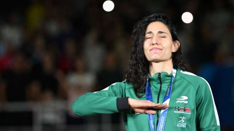 Laura Burgos hace historia: reina absoluta del Muay Thai mexicano